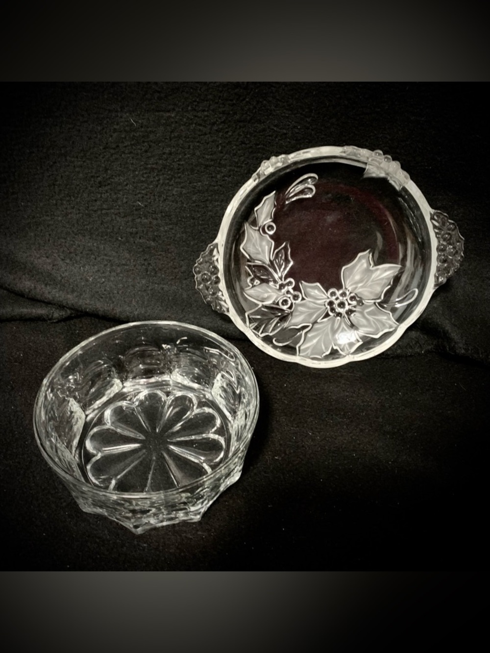 🔍(2) Piece Clear Glass Decorative Bowl Bundle – Floral & Poinsettia Designs